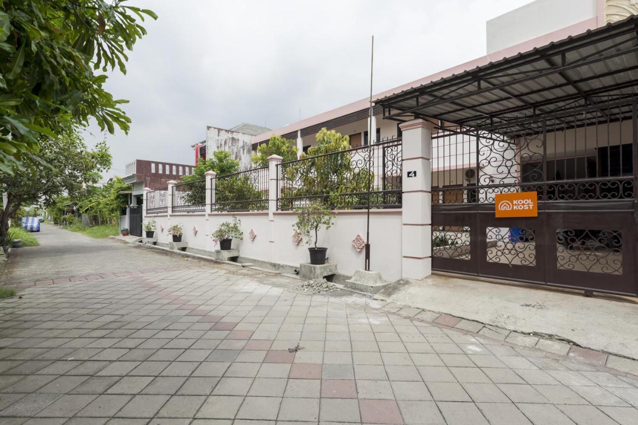 Koolkost Syariah Near Upn Veteran Hotel Medokanayu Eksteriør billede