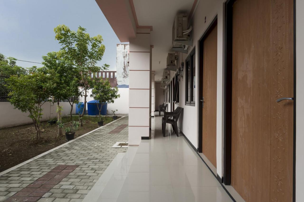 Koolkost Syariah Near Upn Veteran Hotel Medokanayu Eksteriør billede